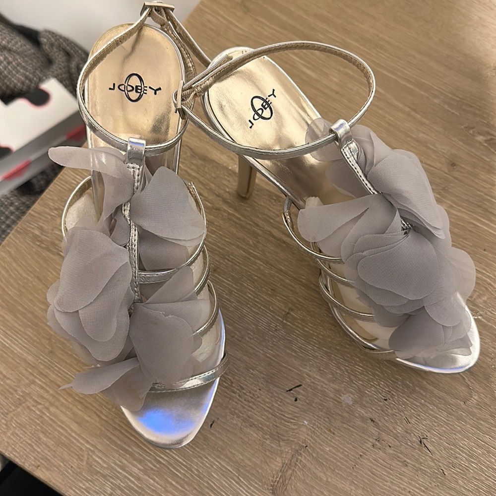 Sliver flower petal heels